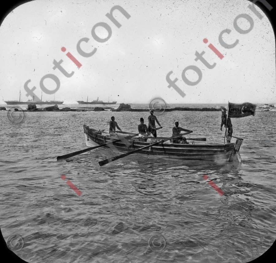 Ein Ruderboot | A rowing boat  - Foto foticon-simon-129-002-sw.jpg | foticon.de - Bilddatenbank für Motive aus Geschichte und Kultur